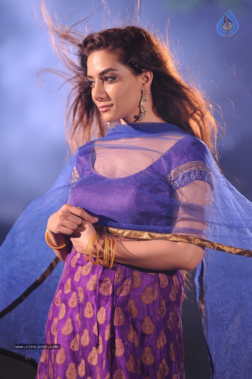 Best Friends Forever Movie Stills - 11 / 112 photos