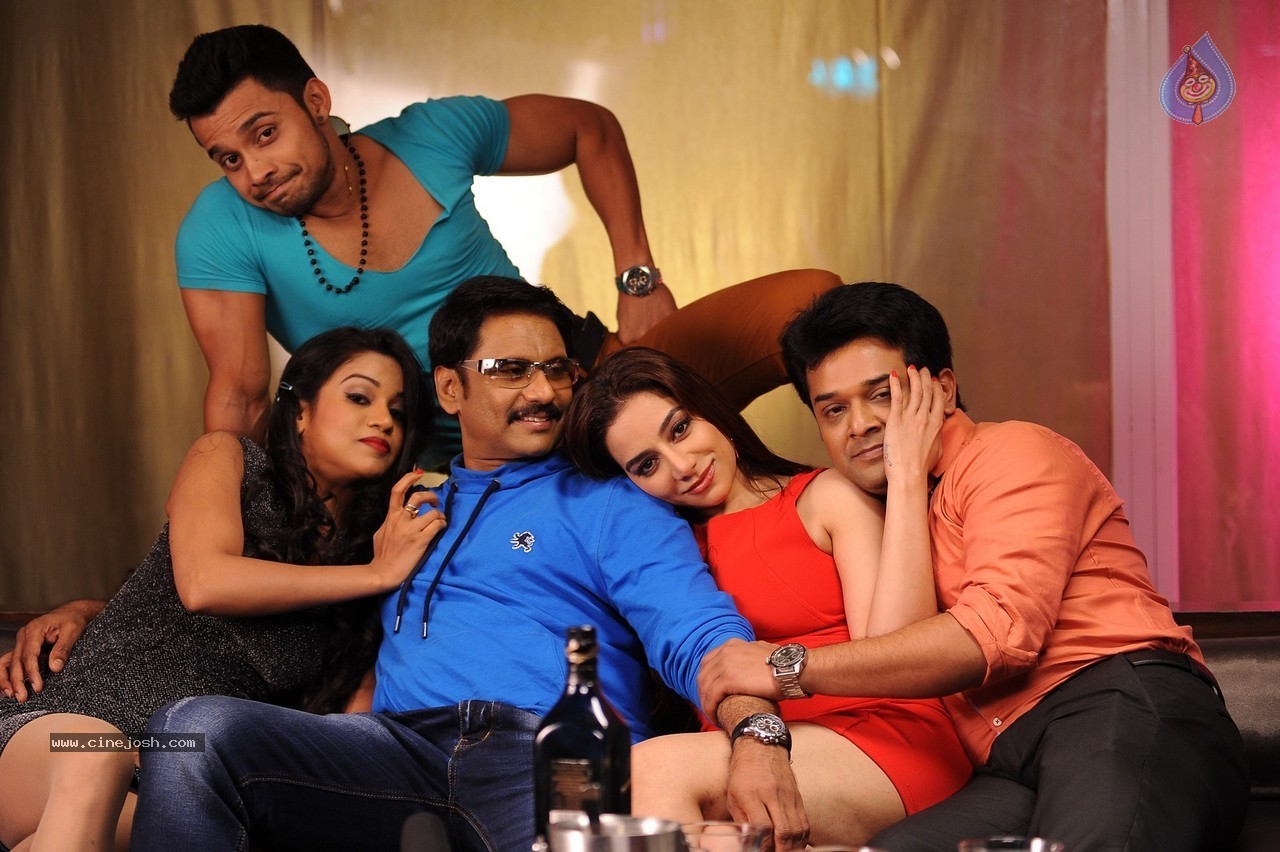 Best Friends Forever Movie Stills - 41 / 112 photos