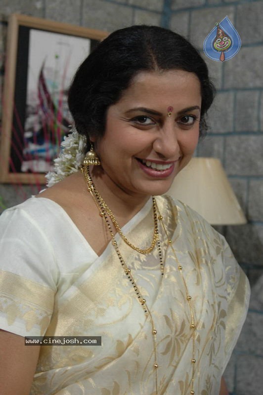 Bhale Mogudu Bhale Pellam Movie Gallery - 77 / 94 photos