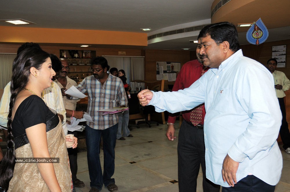 Bhumika Prakash Raj New Movie Stills - 18 / 148 photos