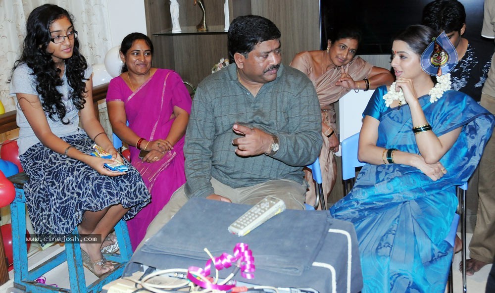 Bhumika Prakash Raj New Movie Stills - 50 / 148 photos