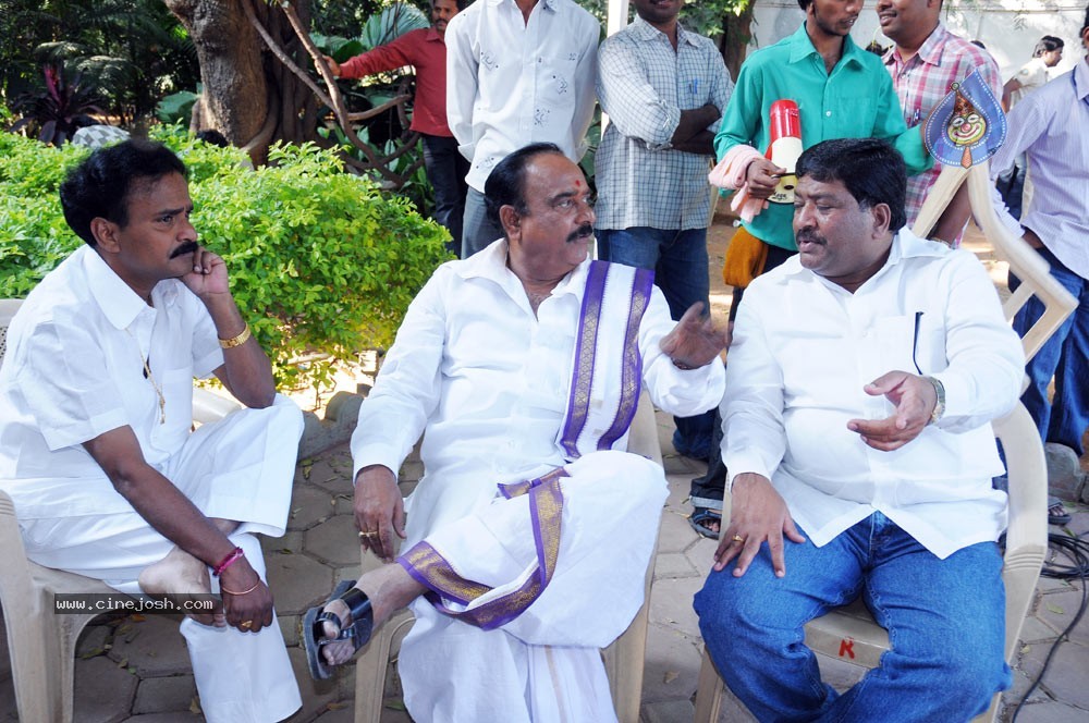 Bhumika Prakash Raj New Movie Stills - 53 / 148 photos