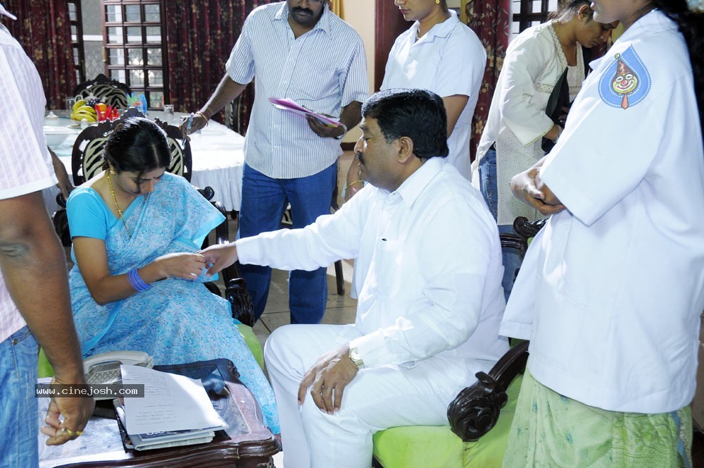 Bhumika Prakash Raj New Movie Stills - 117 / 148 photos