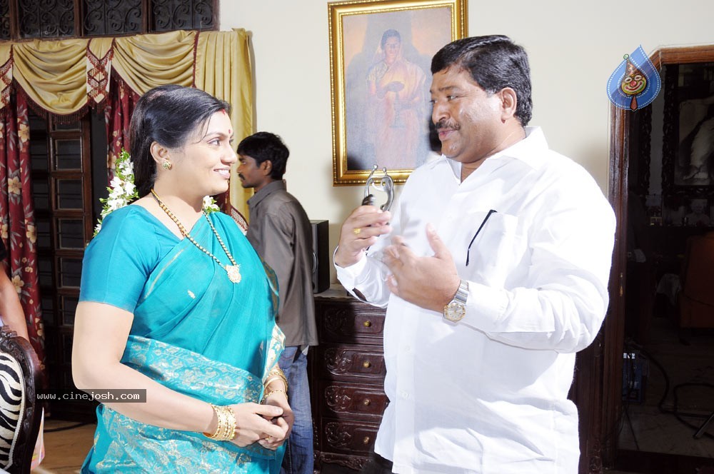 Bhumika Prakash Raj New Movie Stills - 125 / 148 photos