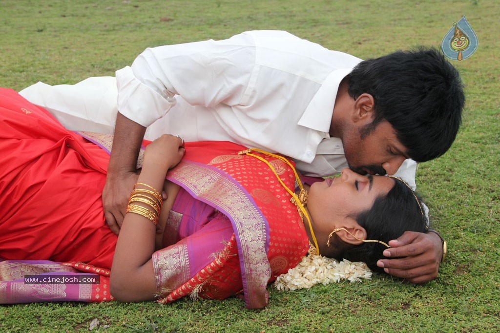 Bhuvanakkadu Tamil Movie Stills - 25 / 62 photos