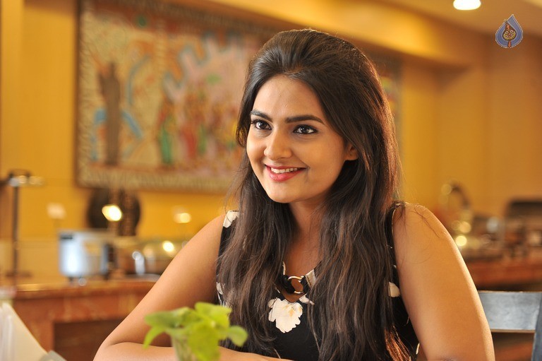 Bichagada Majaka Movie Photos - 18 / 34 photos