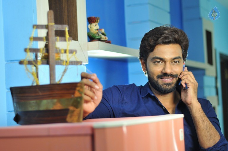 Bichagada Majaka Movie Photos - 25 / 34 photos