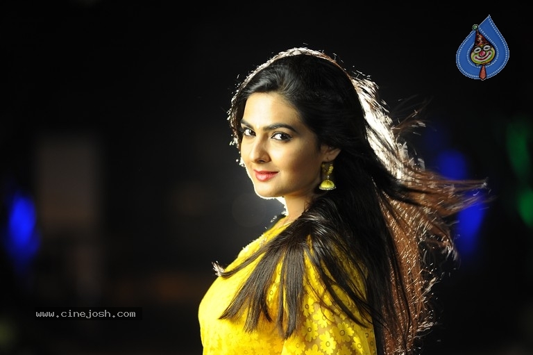 Bichagada Majaka Movie Stills - 9 / 15 photos