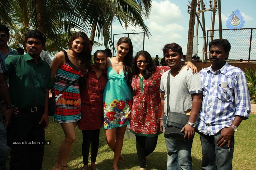 Billa 2 Movie Hot Stills - 17 / 46 photos