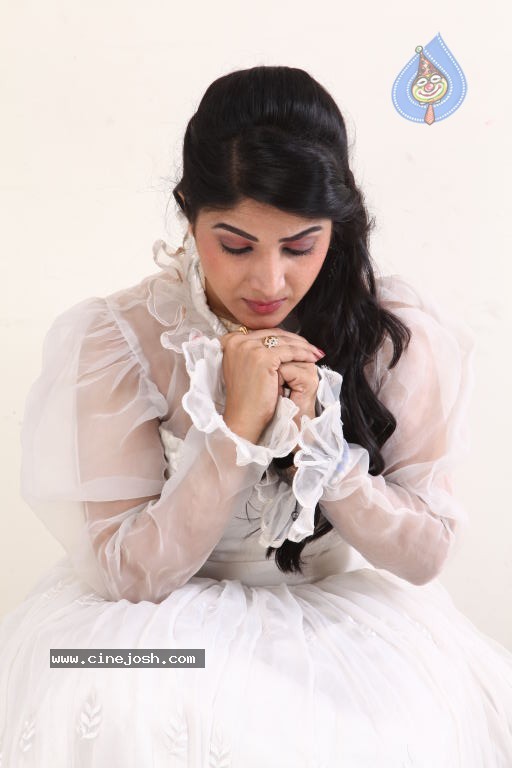 Blood Movie Hot Stills - 35 / 53 photos