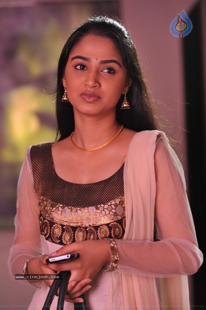 Boy Meets Girl Tholiprema Katha New Photos - 1 / 12 photos