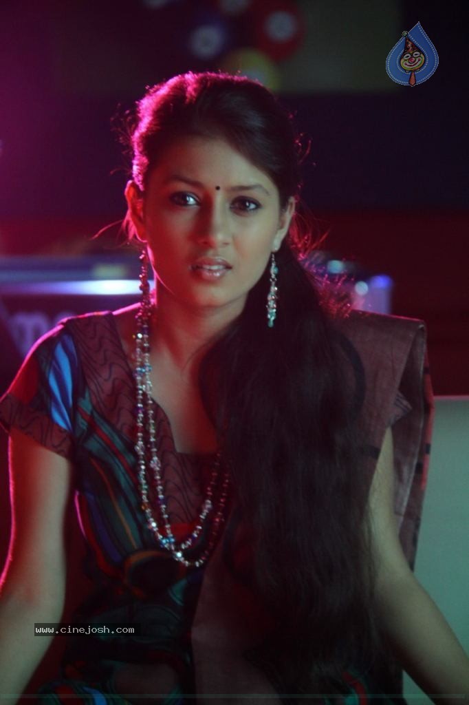 Boy Meets Girl Tholiprema Katha New Photos - 3 / 12 photos