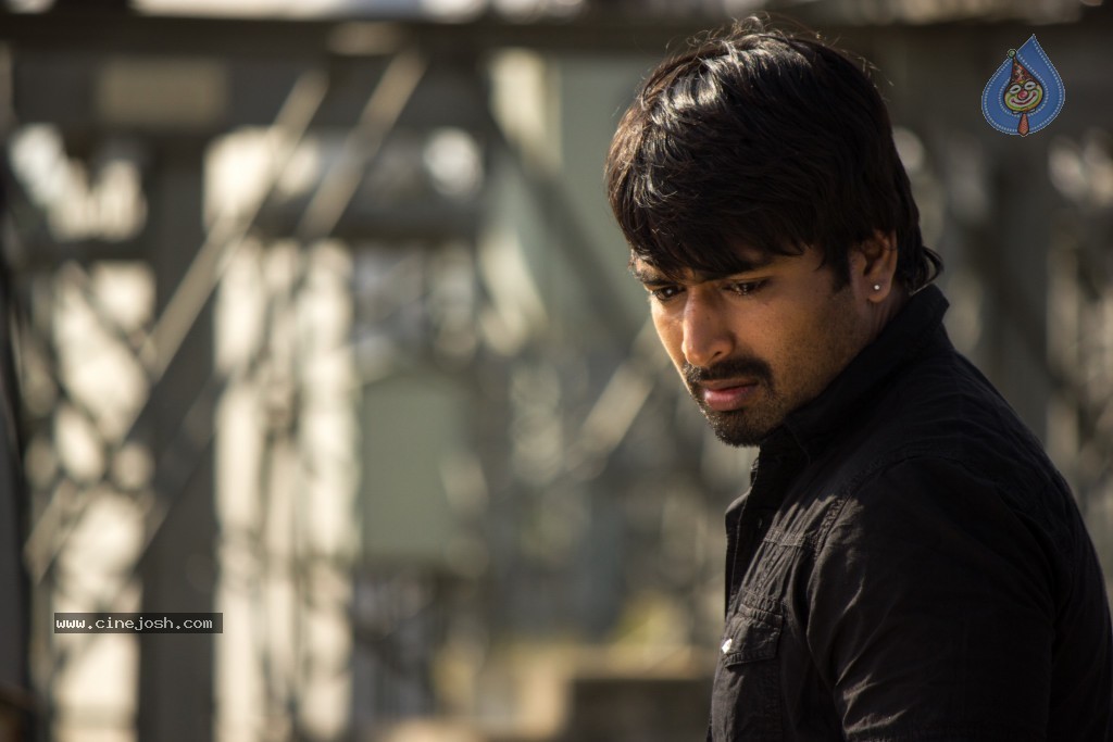 Break Up Movie Stills and Walls - 58 / 85 photos