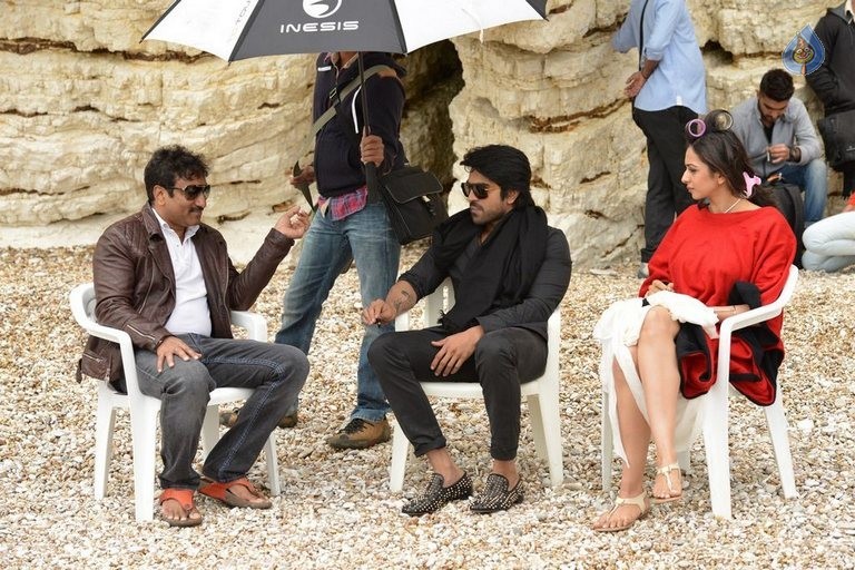 Bruce Lee Latest Photos - 24 / 27 photos