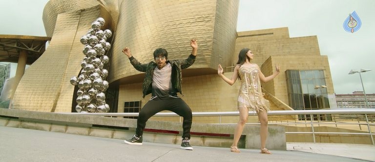 Bruce Lee New Photos - 22 / 27 photos