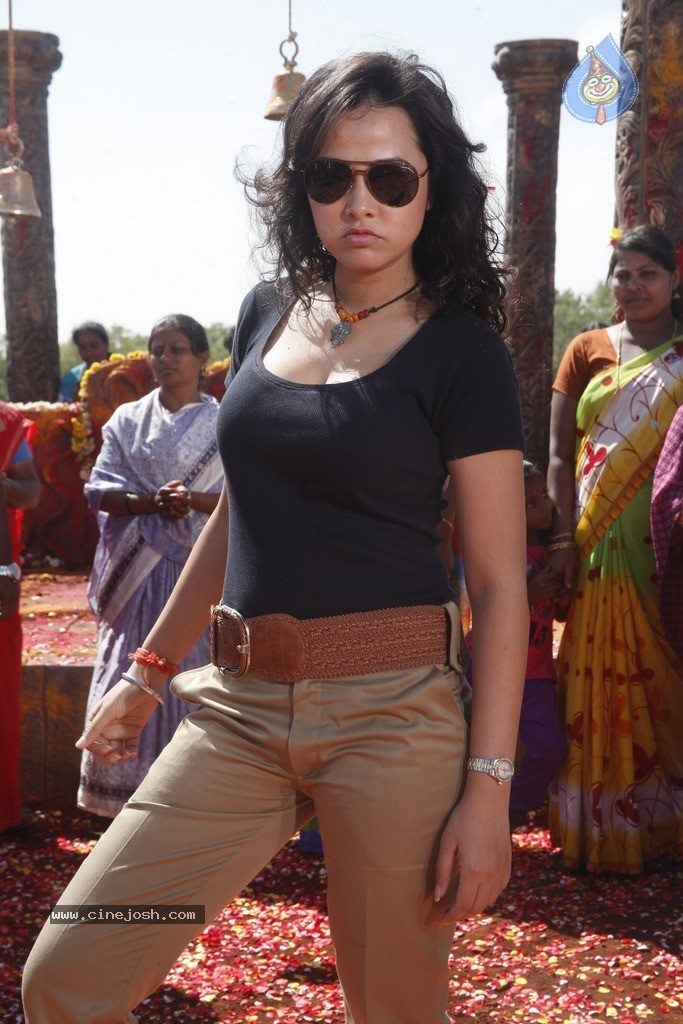 Bullet Rani Movie New Stills - 26 / 32 photos