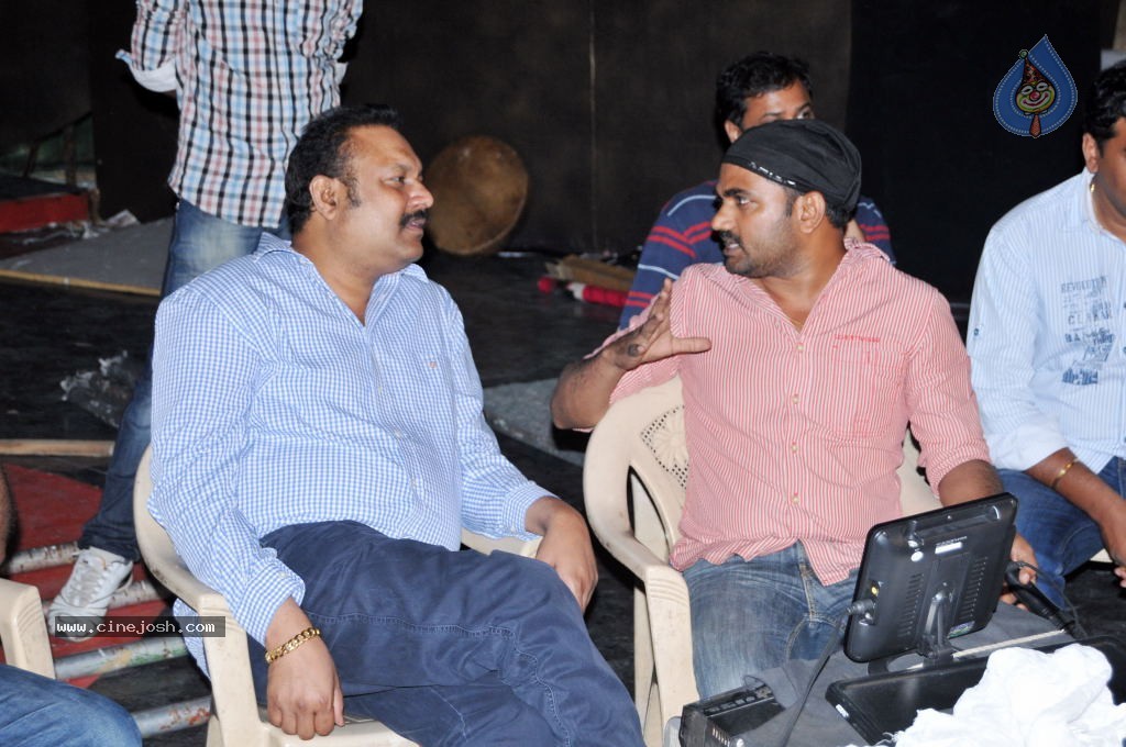 Bus Stop Movie Stills - 18 / 24 photos