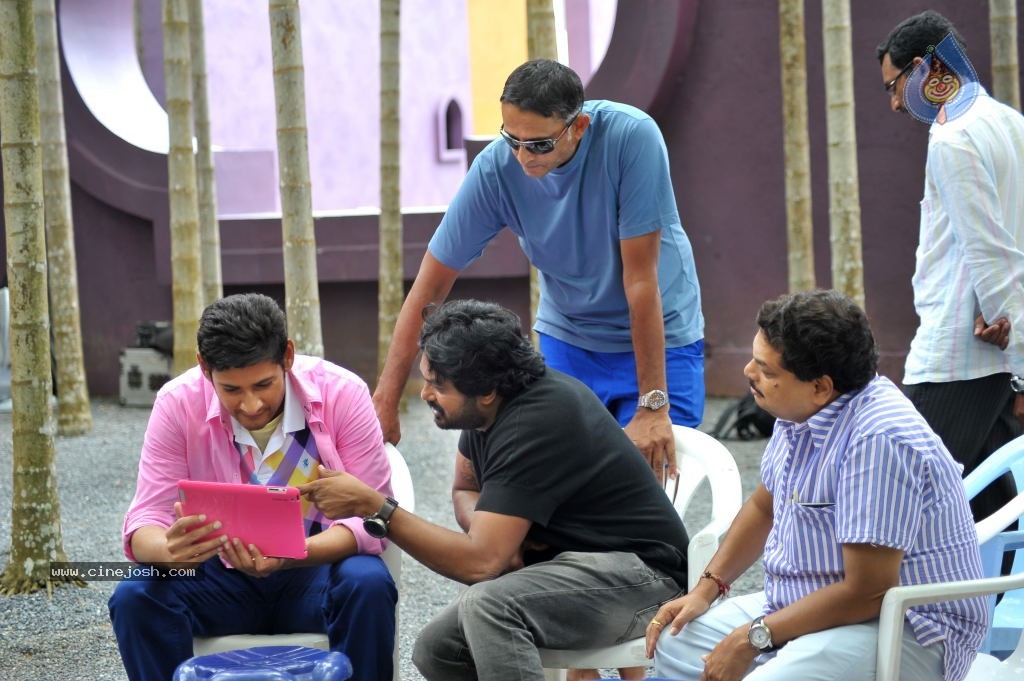 Businessman Movie Working Stills - 13 / 75 photos