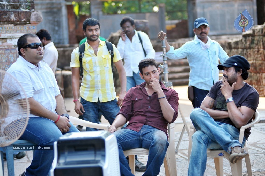 Businessman Movie Working Stills - 14 / 75 photos