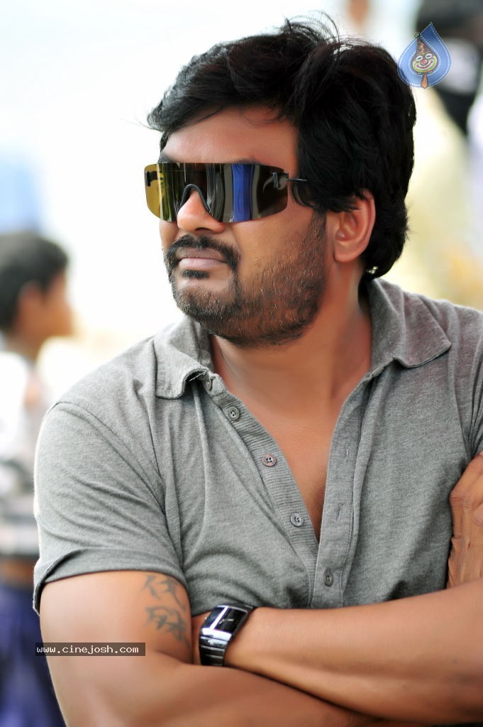 Businessman Movie Working Stills - 34 / 75 photos