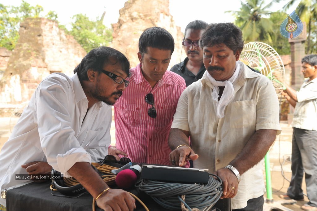 Businessman Movie Working Stills - 36 / 75 photos