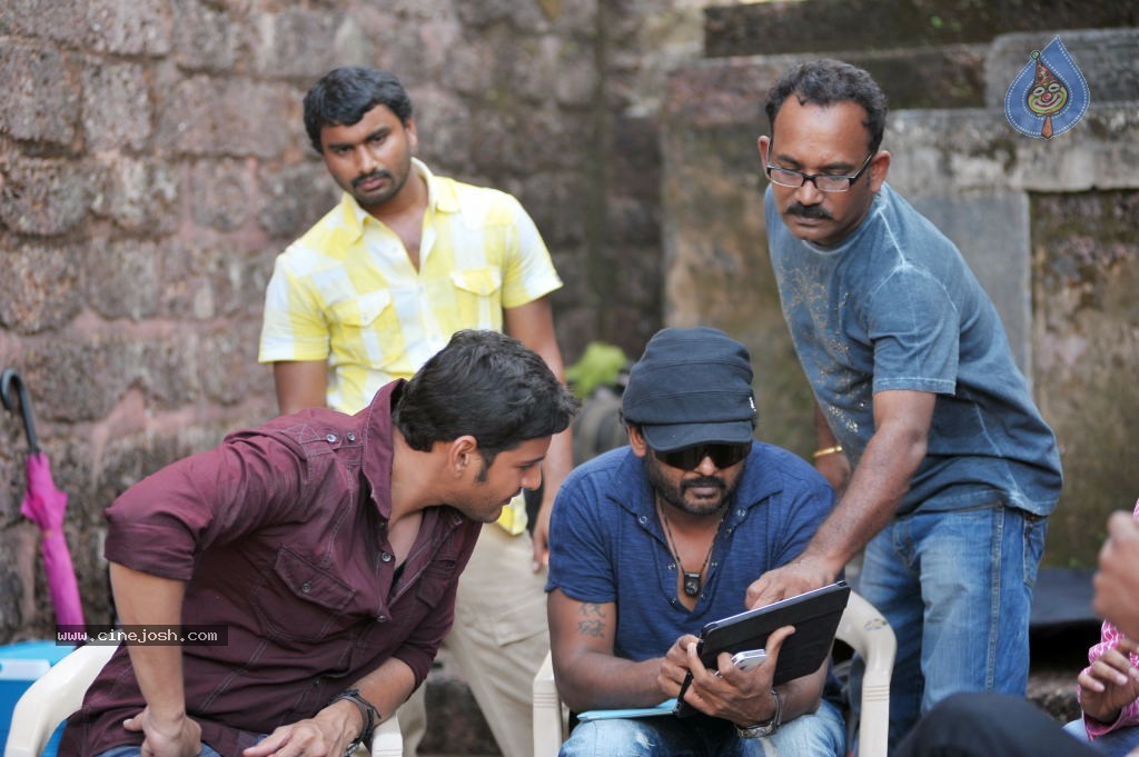 Businessman Movie Working Stills - 40 / 75 photos