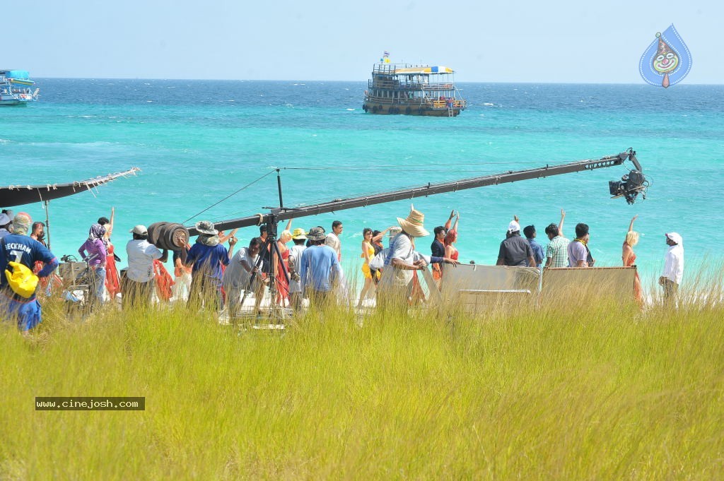 Businessman Movie Working Stills - 46 / 75 photos