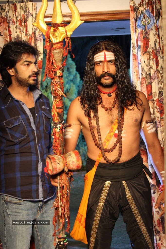 Calling Bell Movie New Stills - 25 / 86 photos