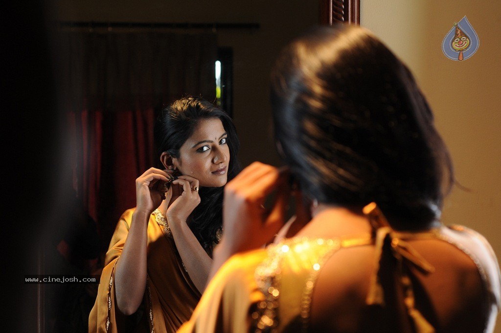 Calling Bell Movie New Stills - 34 / 86 photos