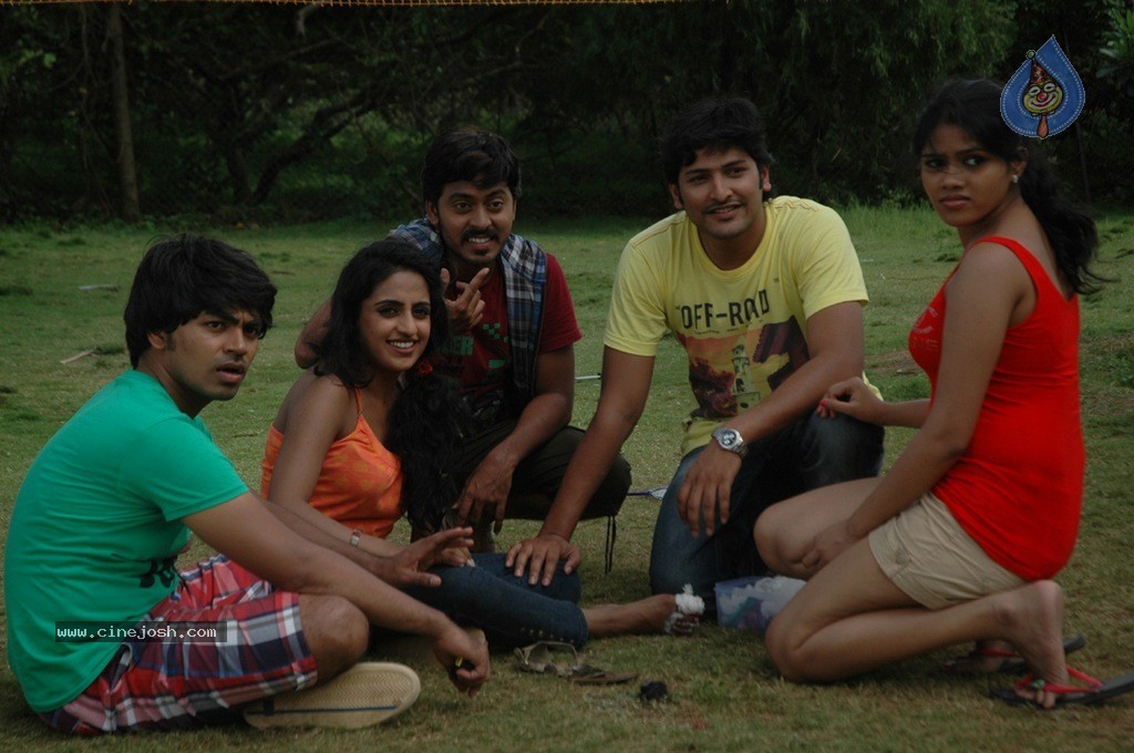 Calling Bell Movie New Stills - 36 / 86 photos