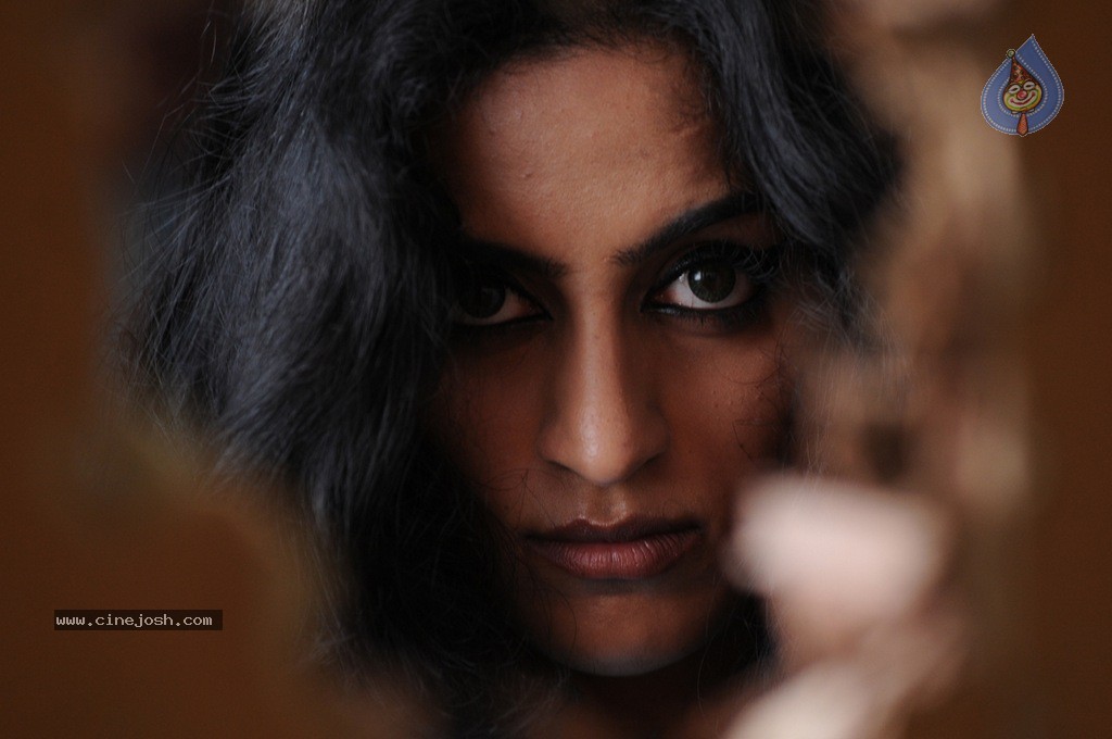 Calling Bell Movie New Stills - 42 / 86 photos