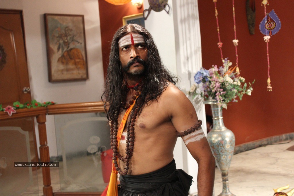 Calling Bell Movie New Stills - 78 / 86 photos