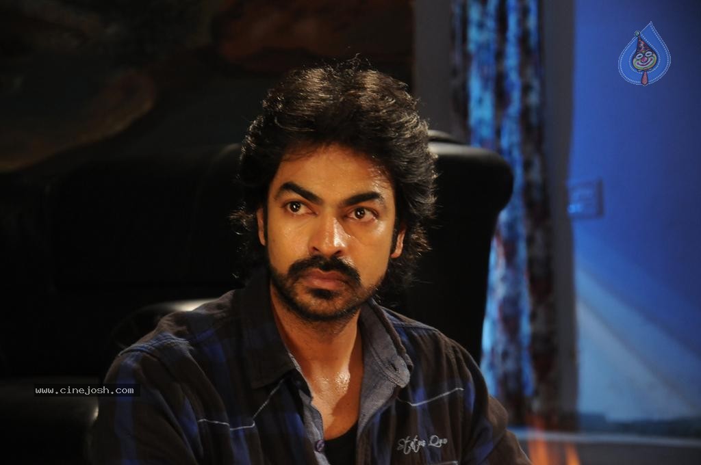 Calling Bell Movie Stills - 5 / 85 photos