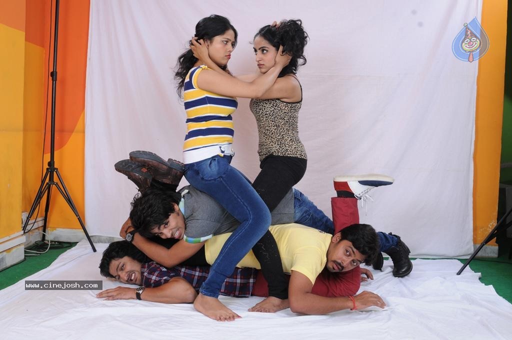 Calling Bell Movie Stills - 9 / 85 photos