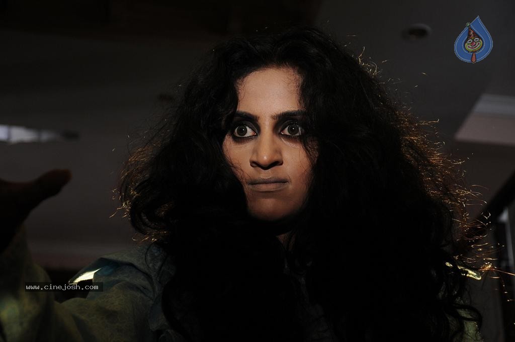 Calling Bell Movie Stills - 18 / 85 photos