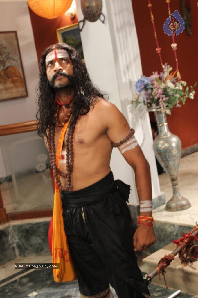 Calling Bell Movie Stills - 20 / 85 photos