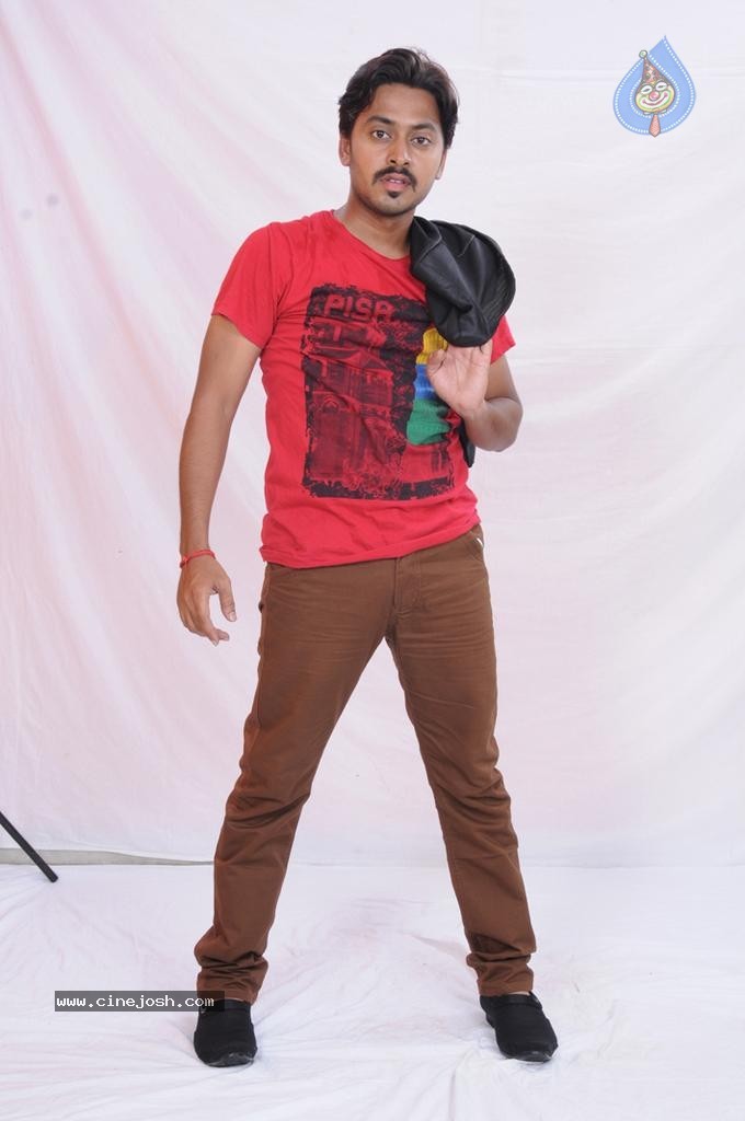 Calling Bell Movie Stills - 33 / 85 photos