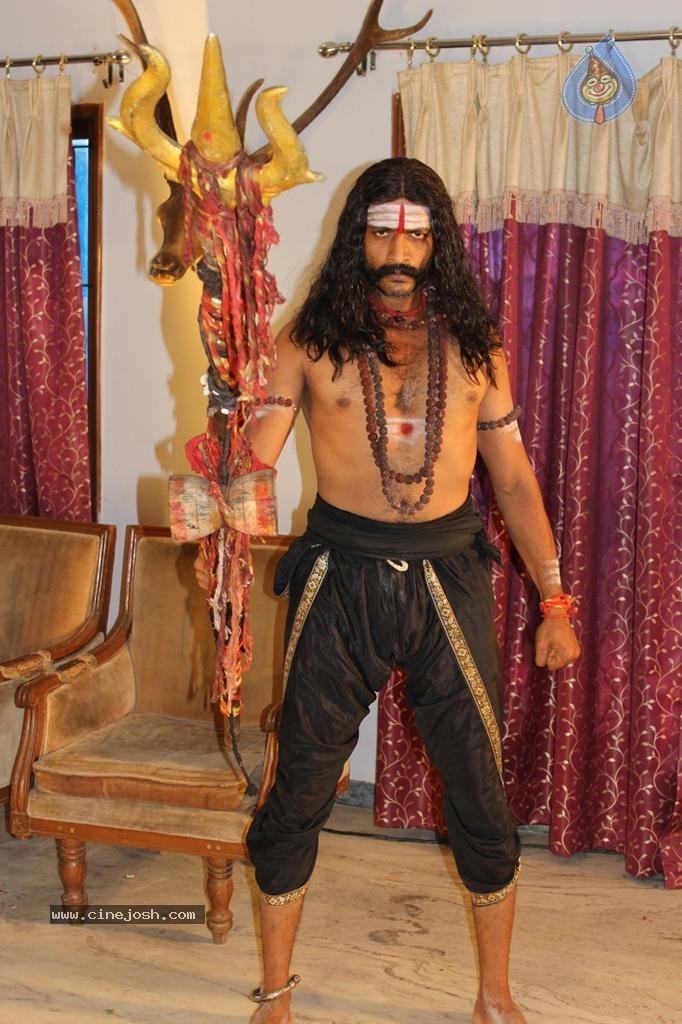 Calling Bell Movie Stills - 63 / 85 photos