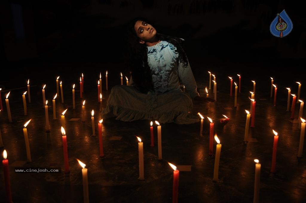 Calling Bell Movie Stills - 73 / 85 photos