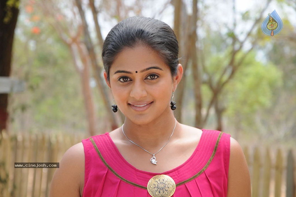 Chaarulatha Movie New Stills - 33 / 91 photos