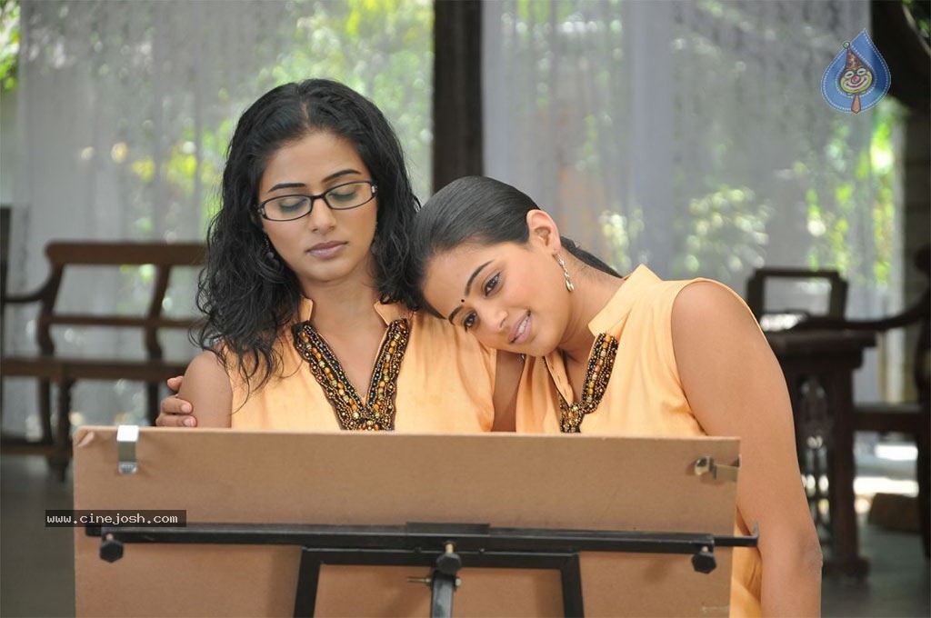 Chaarulatha Movie New Stills - 36 / 91 photos