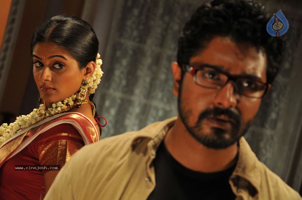 Chaarulatha Movie New Stills - 40 / 91 photos