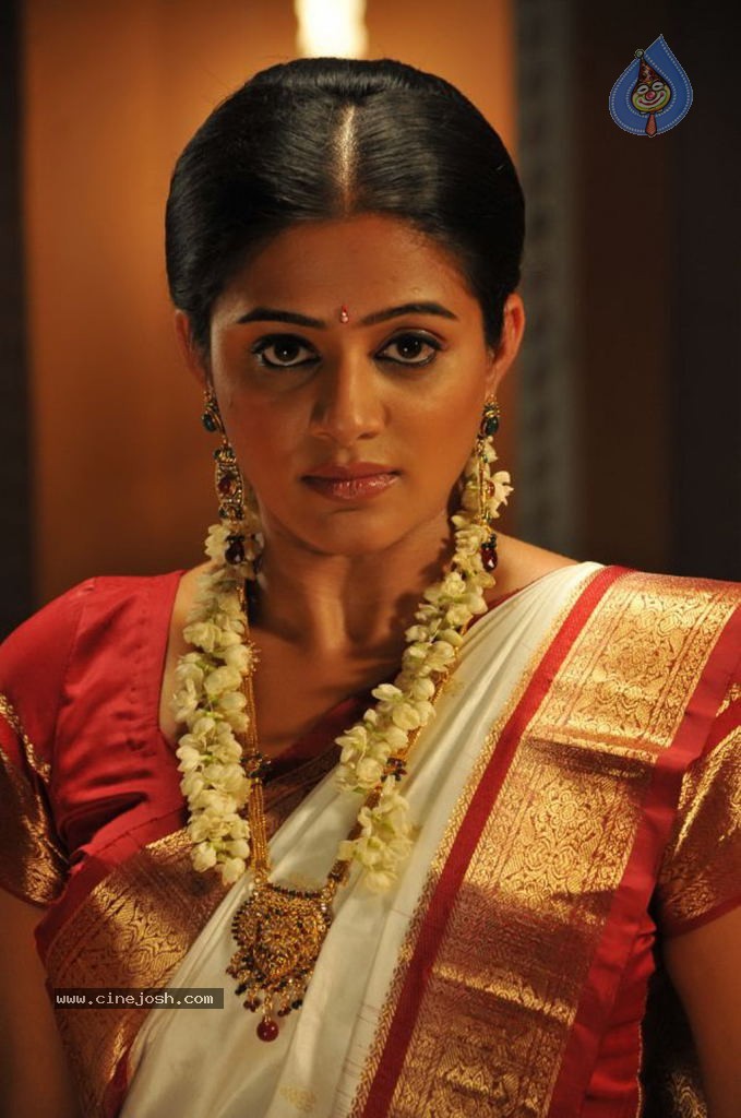 Chaarulatha Movie New Stills - 89 / 91 photos