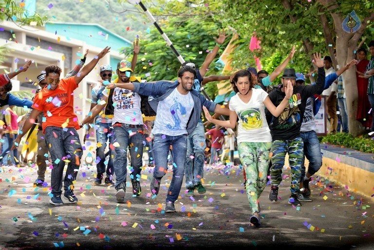 Chal Chal Gurram Movie Stills - 5 / 25 photos