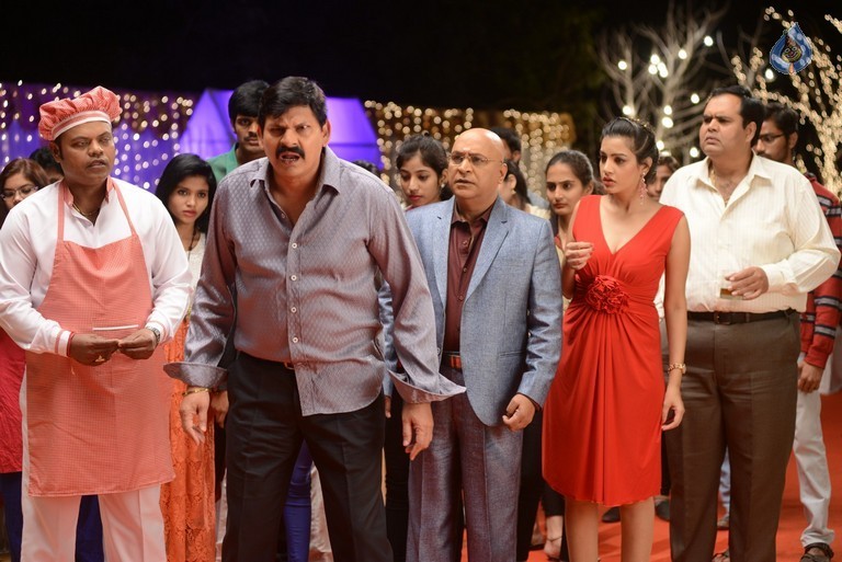 Chal Chal Gurram Movie Stills - 15 / 25 photos