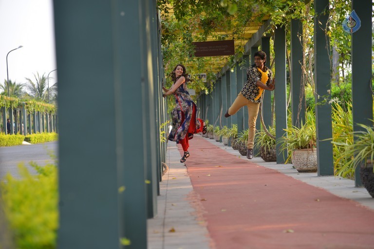 Chal Chal Gurram Photos and Posters - 12 / 13 photos