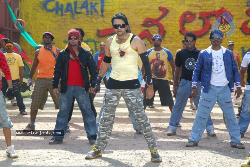 Chalaki Movie Song Stills - 5 / 32 photos