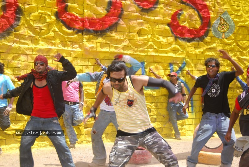 Chalaki Movie Song Stills - 16 / 32 photos