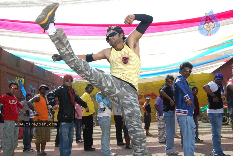 Chalaki Movie Song Stills - 32 / 32 photos