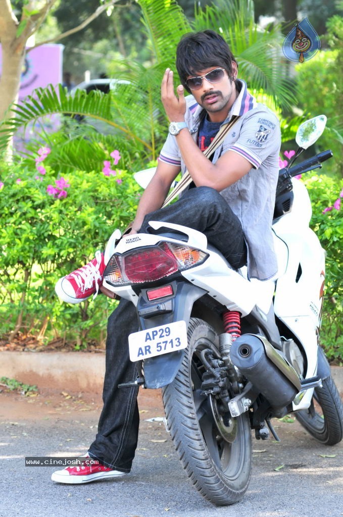 Chammak Challo Movie New Stills - 17 / 42 photos